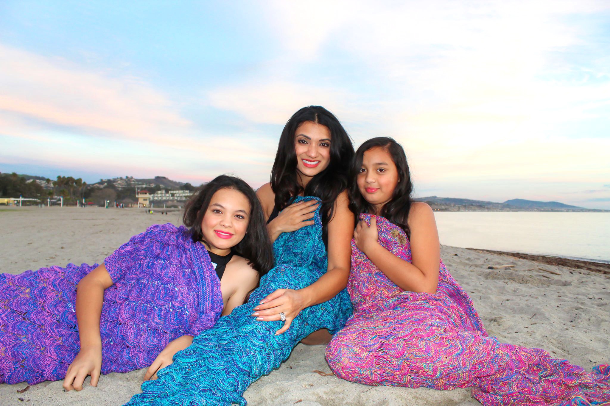 Debbie Savage of To Thine Own Style Be True with her Daughters at Doheney Beach with Shein Textured Fringe Knit Mermaid Blanket