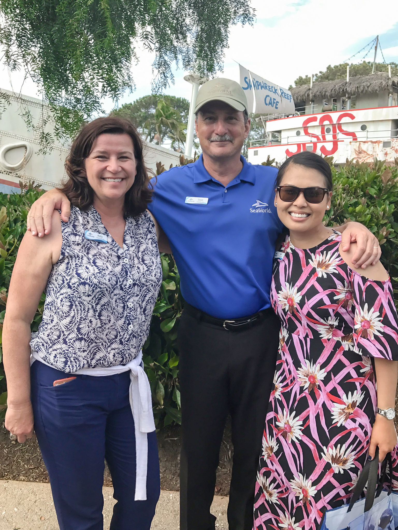 Behind The Scenes Family Day at SeaWord's San Diego with The Moms + SeaWorld Family 4-Pack Ticket Giveaway!!!