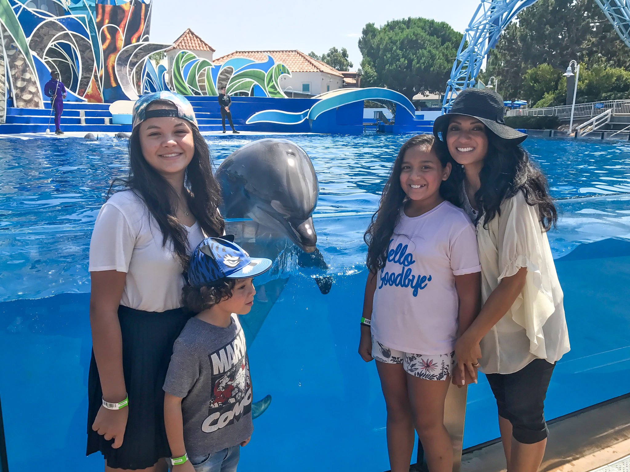 Behind The Scenes Family Day at SeaWord's San Diego with The Moms + SeaWorld Family 4-Pack Ticket Giveaway!!!